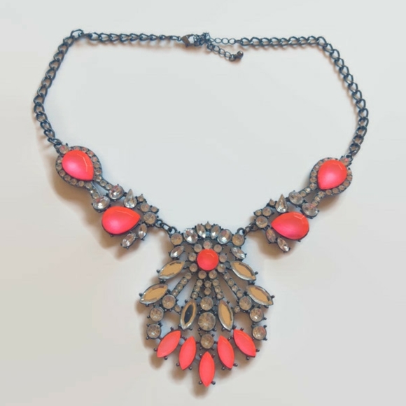 Jewelry - 5/$20 - Pink Rhinestone Statement Necklace